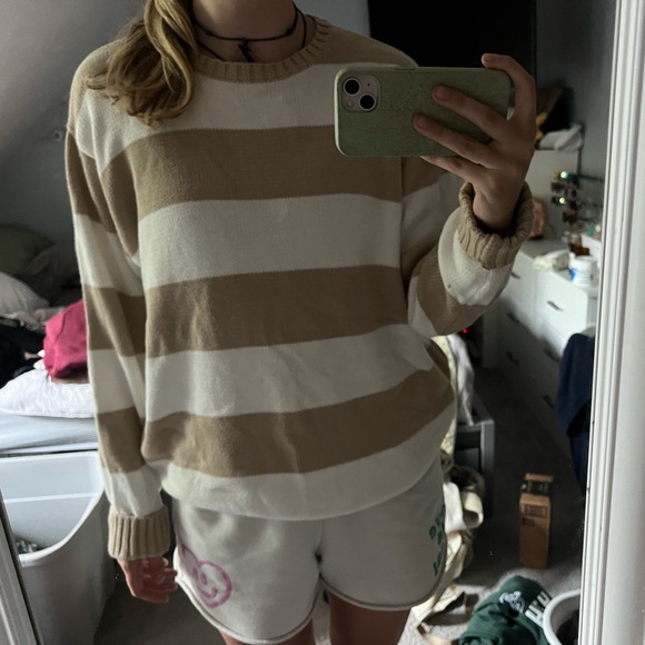 Brandy Melville striped oversized sweater - Picture 3 of 5